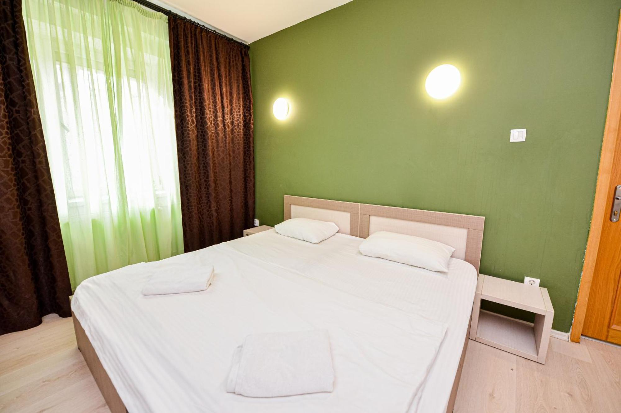 The Lincoln Suites - Central Shabbat Friendly Apartments Bucharest Exterior photo