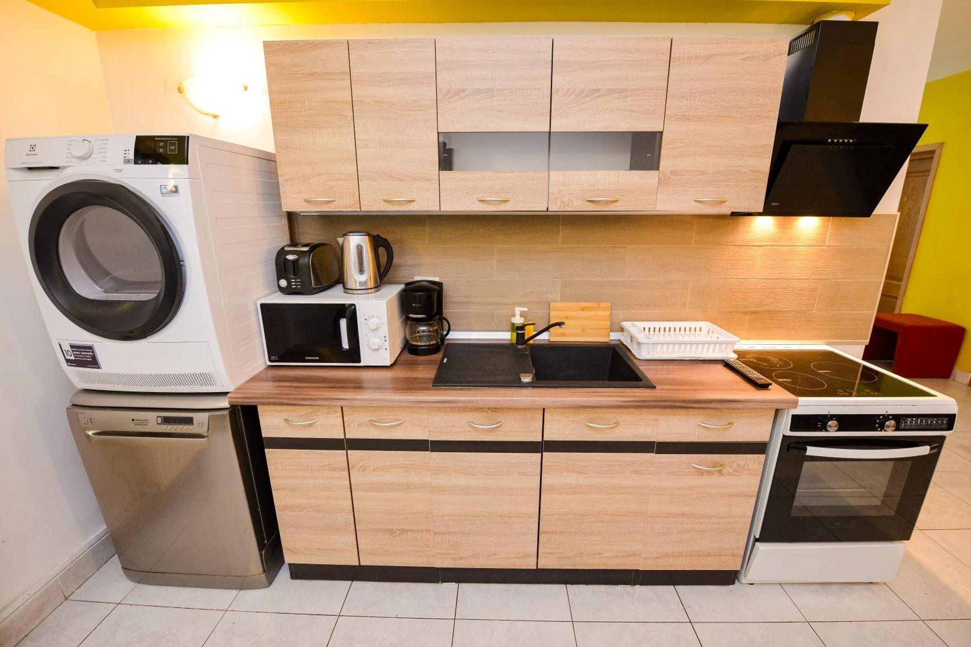 The Lincoln Suites - Central Shabbat Friendly Apartments Bucharest Exterior photo