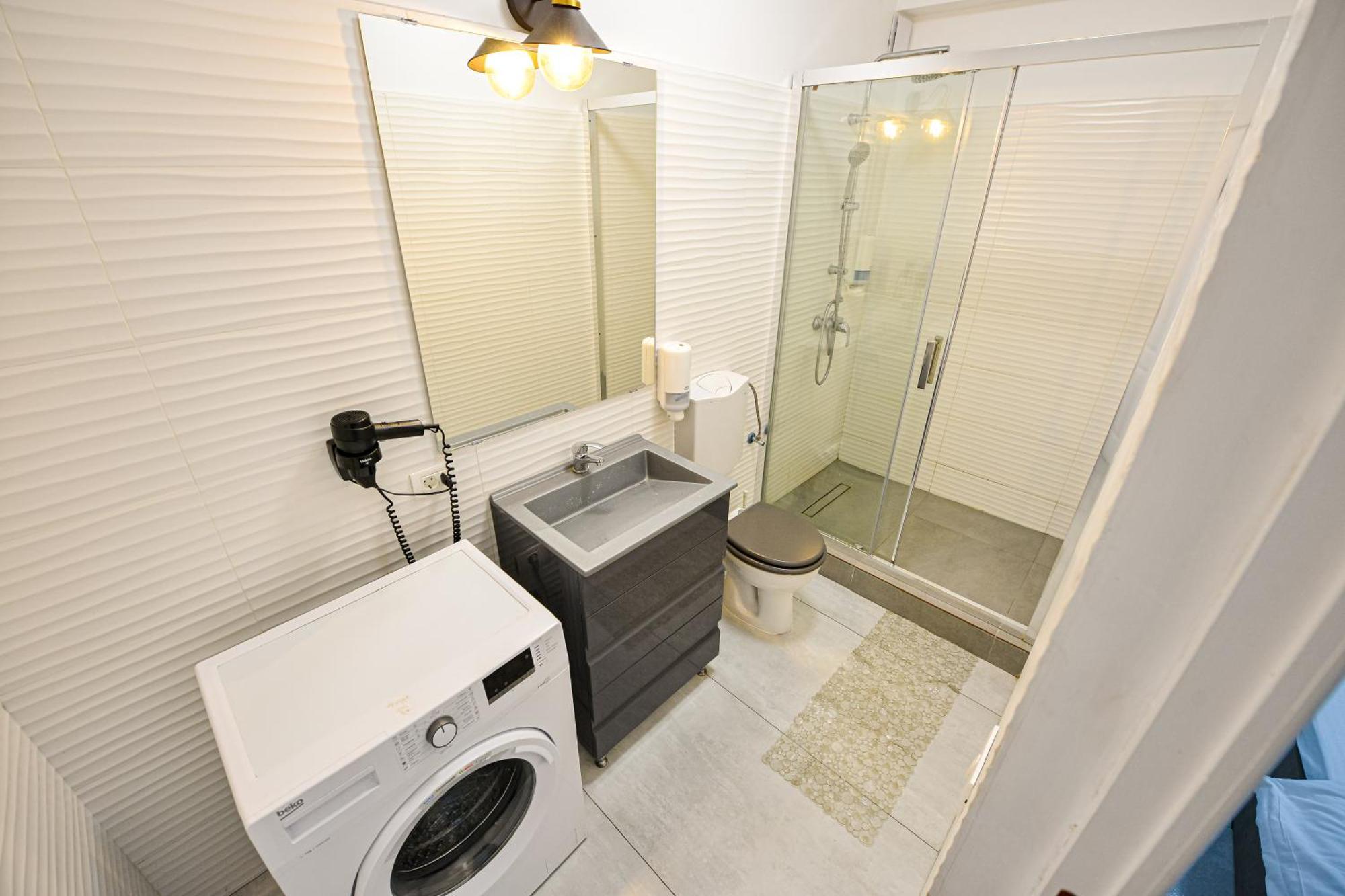 The Lincoln Suites - Central Shabbat Friendly Apartments Bucharest Exterior photo