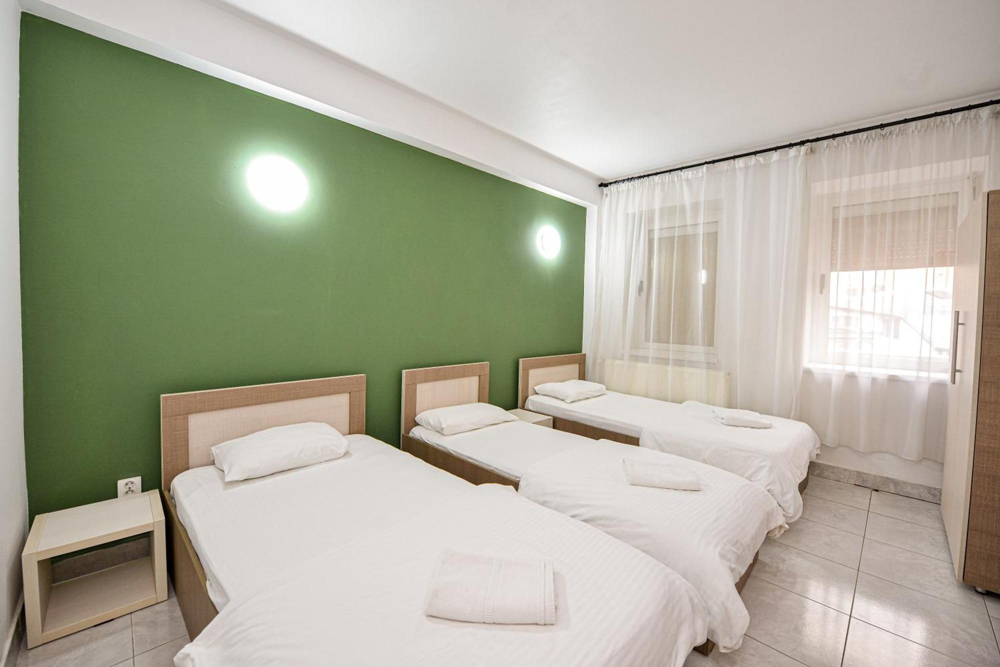 The Lincoln Suites - Central Shabbat Friendly Apartments Bucharest Exterior photo